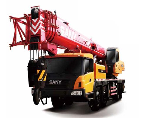 Grue mobile automotrice SANY, flèche télescopique repliée en configuration route