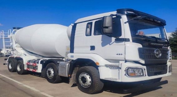 Camion malaxeur SHACMAN 8x4 à cuve de grande capacité