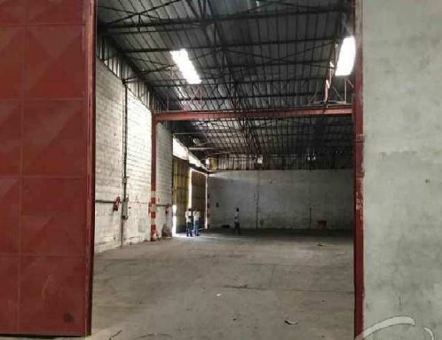 Zone de stockage intérieure avec cellules de rangement